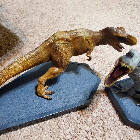 NEW Jurassic world Set from Universal studio - Picture 6 of 7